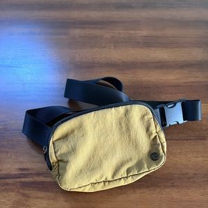 Lululemon Everywhere Belt Bag